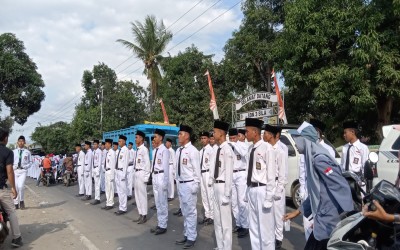 Siswa-Siswi SMA Negeri 1 Jayapura Berpartisipasi dalam Gerak Jalan Indah tingkat SMA/SMK